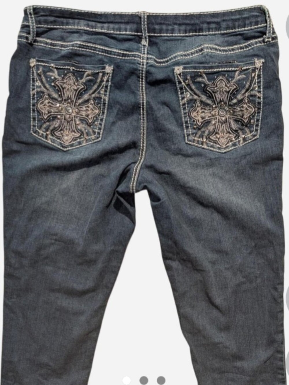 Apt 9 Women's Dark Blue Capri Jeans with Embroidered Back Pockets Size 16
